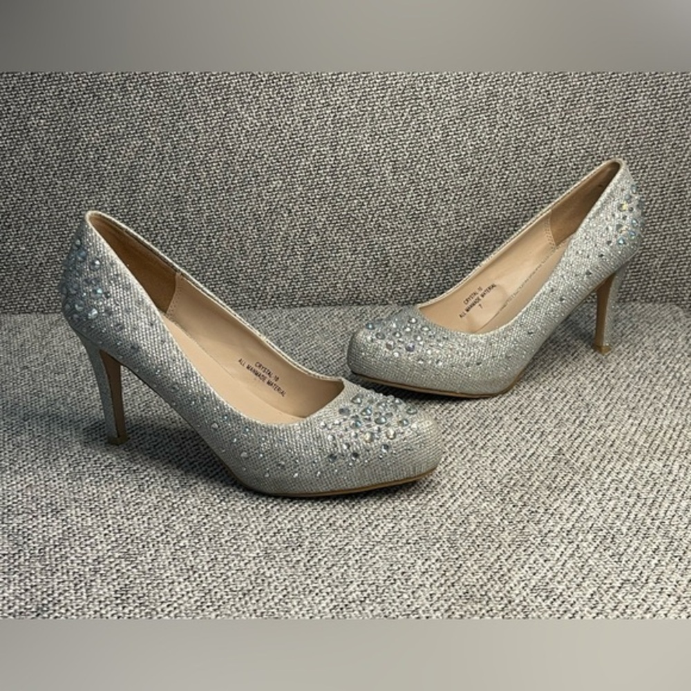 Silver Dew - Elegant Silver Glitter Heels - Size 7